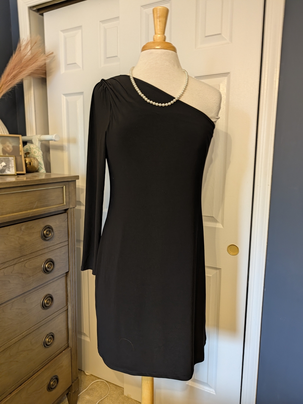 New White House Black Market Elegant One-Shoulder Black Dress